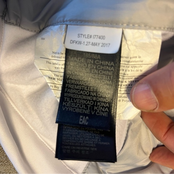 Marmot Insulated Vest, M - Picture 3 of 6